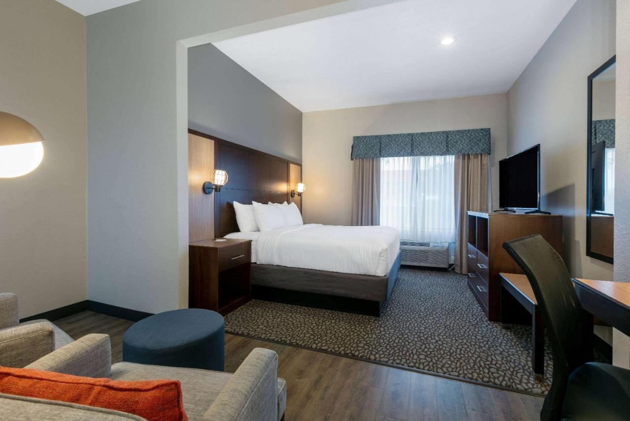 Wingate By Wyndham - Dfw North Hotel Irving Exterior photo