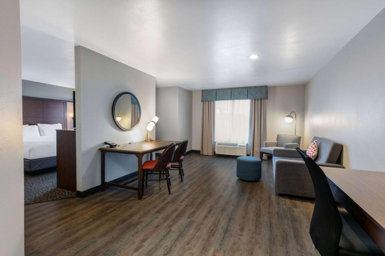 Wingate By Wyndham - Dfw North Hotel Irving Exterior photo