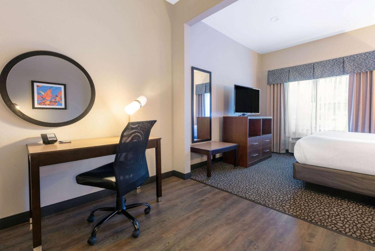 Wingate By Wyndham - Dfw North Hotel Irving Exterior photo